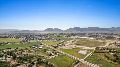 0 Contour, Nuevolakeview, CA 92567 photo 11