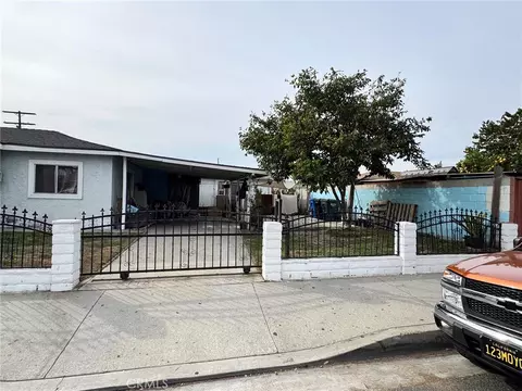 Exterior - 13947 Downey, Paramount, CA 90723 photo 2 of 4