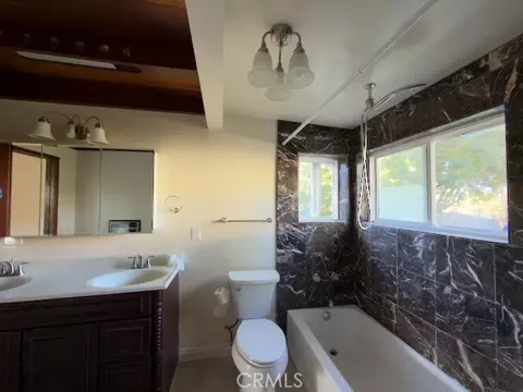Bath - 31912 Wrightwood, Bonsall, CA 92003 photo 3 of 7