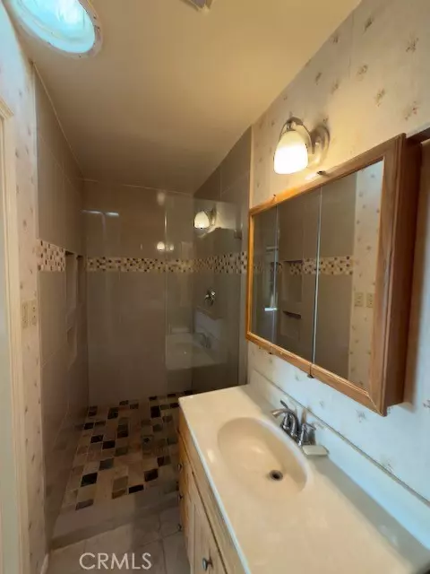 Bath - 31912 Wrightwood, Bonsall, CA 92003 photo 4 of 7