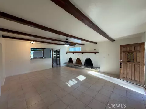 Living - 31912 Wrightwood, Bonsall, CA 92003 photo 3 of 10
