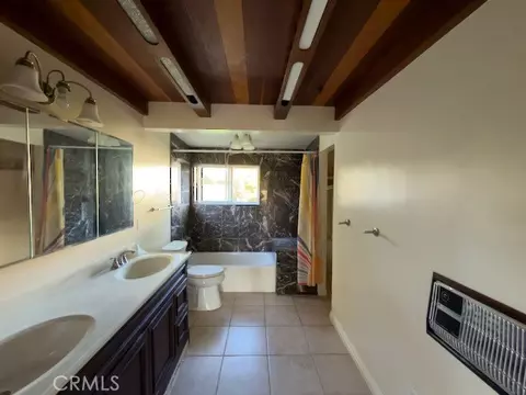 Bath - 31912 Wrightwood, Bonsall, CA 92003 photo 2 of 7