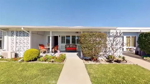 13721 Alderwood Ln #28 E M3, Seal Beach, CA 90740