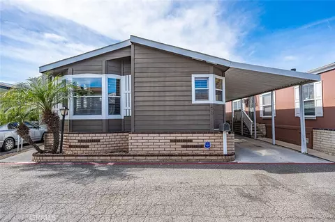 6301 Warner #53, Huntington Beach, CA 92647