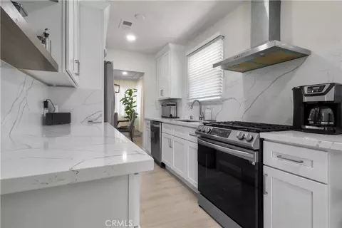 Kitchen - 200 E Barclay St, Long Beach, CA 90805 photo 1 of 1