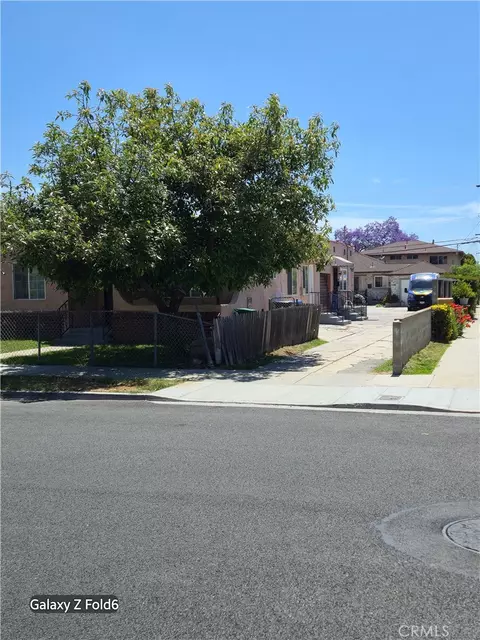 42 W Mountain Vw, Long Beach, CA 90805