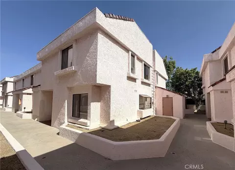 9906 Owensmouth #12, Chatsworth, CA 91311