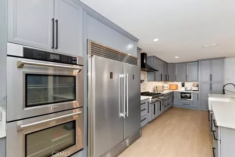 2105 Oxford Ave, Claremont, CA 91711