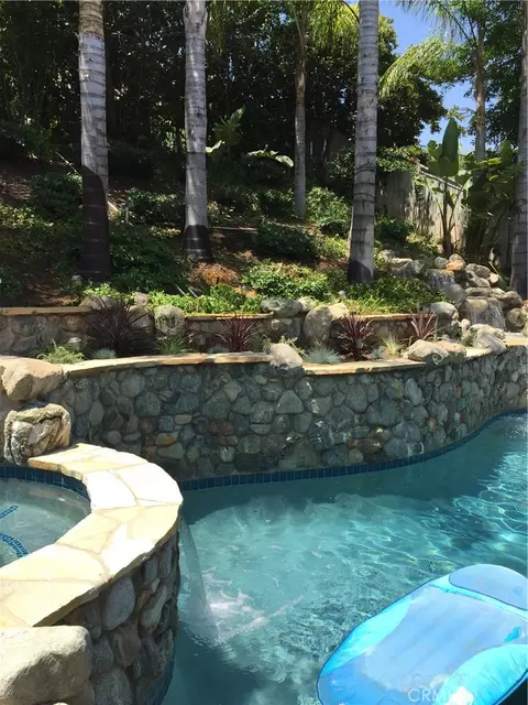992 Chinotto Cir, Corona, CA 92881