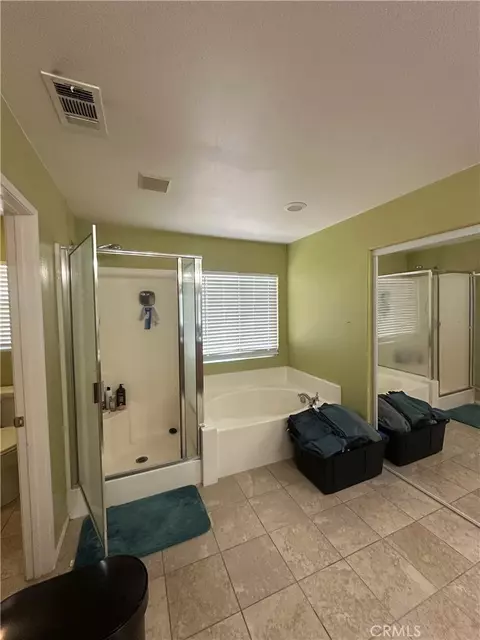 Bath - 3525 Cromwell Ct, Perris, CA 92571 photo 1 of 1