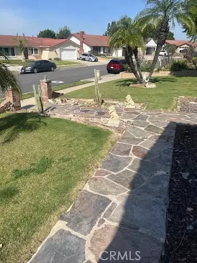 2035 E Orangeview Ln, Orange, CA 92867 photo 2