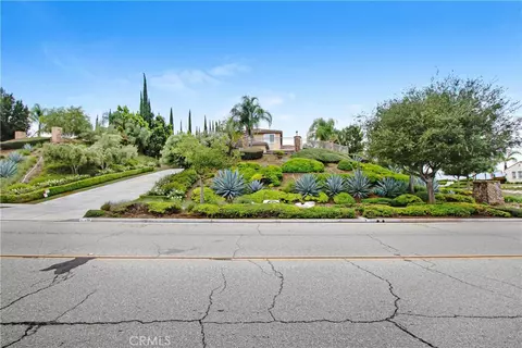 Exterior - 498 Green Orch, Riverside, CA 92506 photo 2 of 7