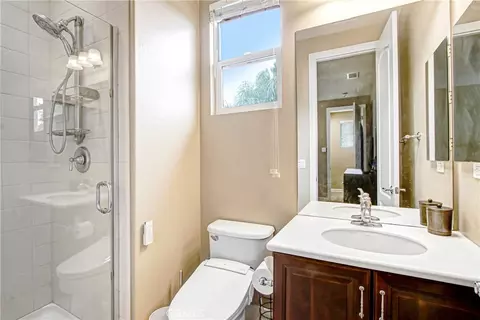 Bath - 498 Green Orch, Riverside, CA 92506 photo 5 of 9