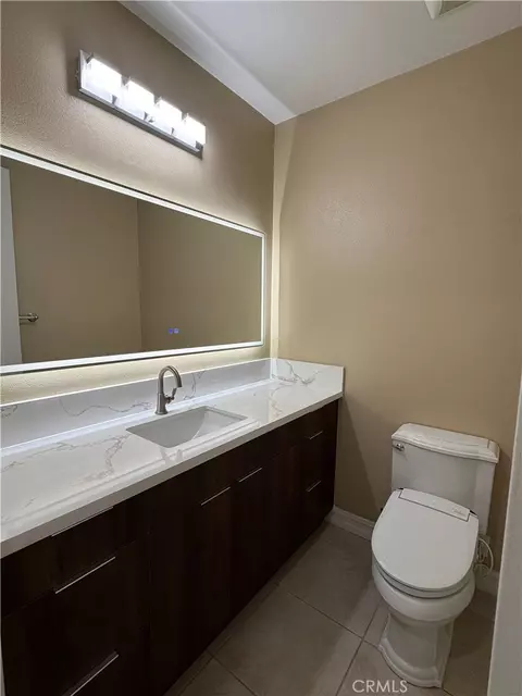 Bath - 498 Green Orch, Riverside, CA 92506 photo 8 of 9