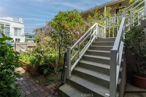 Exterior - 5901 E Ocean Blvd, Long Beach, CA 90803 photo 9 of 15