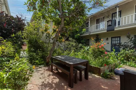Exterior - 5901 E Ocean Blvd, Long Beach, CA 90803 photo 12 of 15