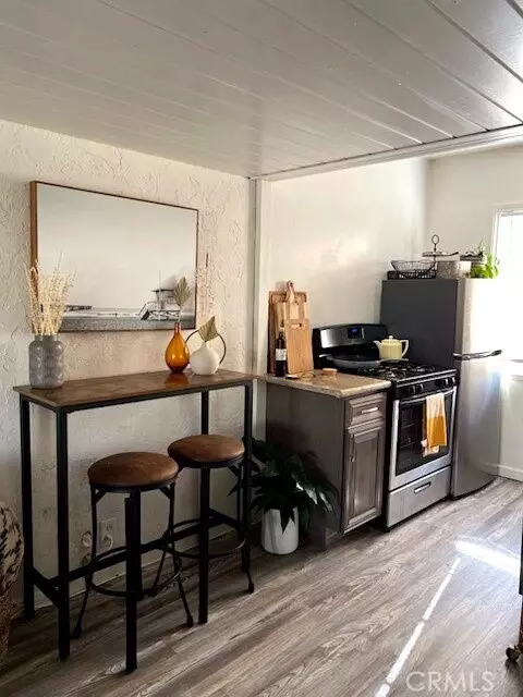 Kitchen - 5901 E Ocean Blvd, Long Beach, CA 90803 photo 2 of 3