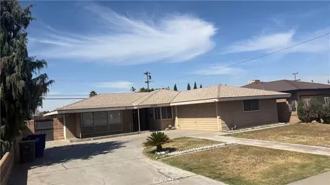 2004 Julian, Bakersfield, CA 93304