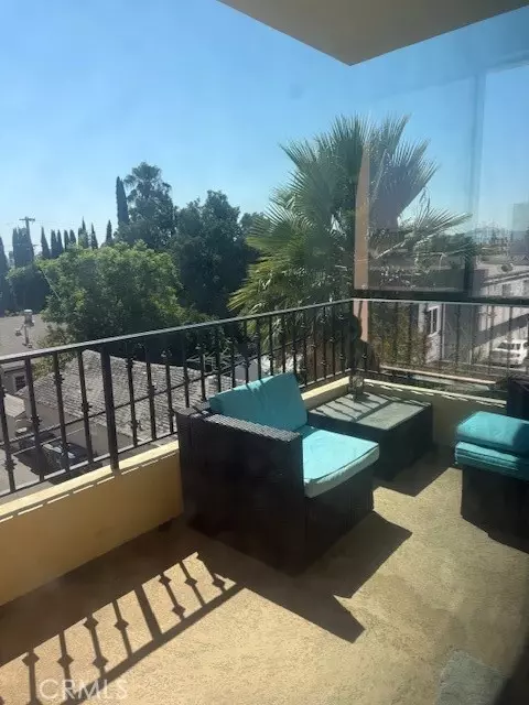 6938 Laurel Cyn #212, North Hollywood, CA 91605