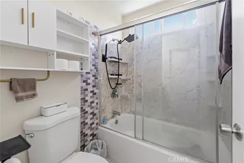 Bath - 34 E Louise, Long Beach, CA 90805 photo 2 of 3
