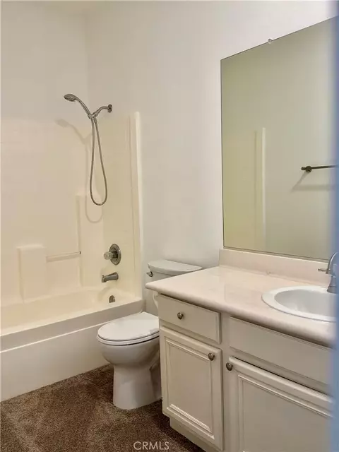 Bath - 3928 Rushmore Ct, Hemet, CA 92545 photo 3 of 4