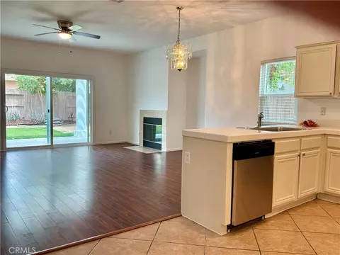 Living - 3928 Rushmore Ct, Hemet, CA 92545 photo 5 of 5