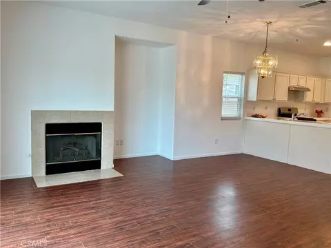 Living - 3928 Rushmore Ct, Hemet, CA 92545 photo 3 of 5