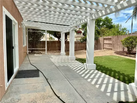 Exterior - 3928 Rushmore Ct, Hemet, CA 92545 photo 4 of 8
