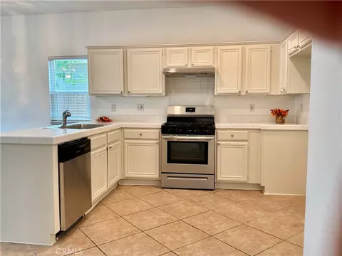 Kitchen - 3928 Rushmore Ct, Hemet, CA 92545 photo 2 of 3