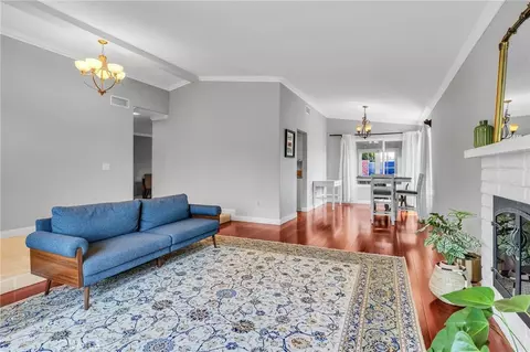 23041 La Granja, Valencia, CA 91354