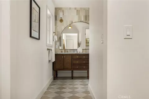 Entry Way - 5840 E Oakbrook, Long Beach, CA 90815 photo 4 of 4