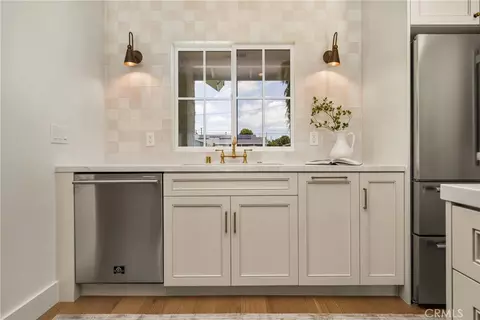 Kitchen - 5840 E Oakbrook, Long Beach, CA 90815 photo 10 of 15