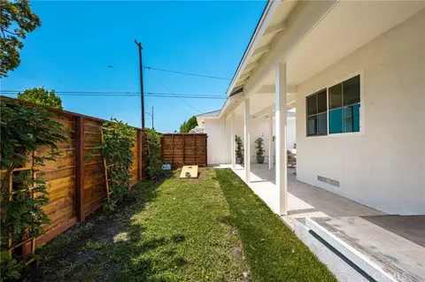 Exterior - 5840 E Oakbrook, Long Beach, CA 90815 photo 10 of 18