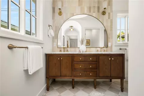 Bath - 5840 E Oakbrook, Long Beach, CA 90815 photo 1 of 13