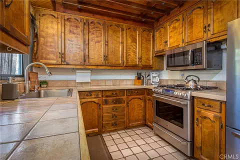 Kitchen - 43195 S S Frk, Three Rivers, CA 93271 photo 2 of 4