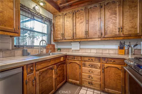 Kitchen - 43195 S S Frk, Three Rivers, CA 93271 photo 3 of 4