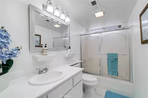 Bath - 472 S Sherer, Compton, CA 90220 photo 2 of 3