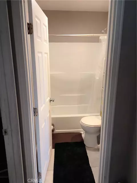 Bath - 14502 S Keene Ave, Compton, CA 90220 photo 1 of 1