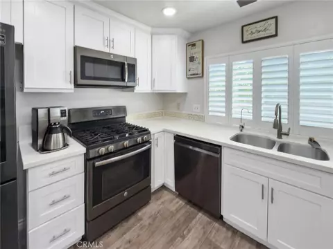 Kitchen - 10262 Mandalay Ct, Riverside, CA 92503 photo 3 of 3