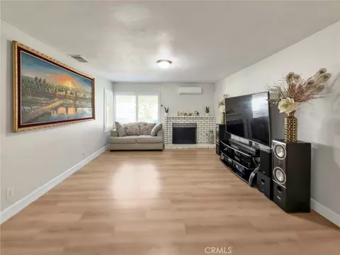 Living - 10262 Mandalay Ct, Riverside, CA 92503 photo 2 of 4