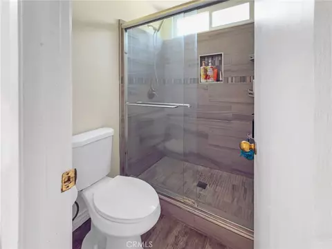 Bath - 10262 Mandalay Ct, Riverside, CA 92503 photo 2 of 3