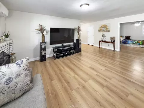 Living - 10262 Mandalay Ct, Riverside, CA 92503 photo 3 of 4