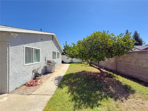 Exterior - 10262 Mandalay Ct, Riverside, CA 92503 photo 6 of 9