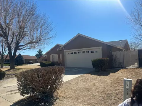15087 Whitekirk, Victorville, CA 92394