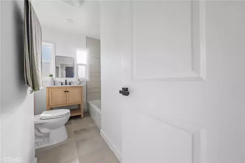 Entry Way - 351 W Magnolia, Compton, CA 90220 photo 5 of 7