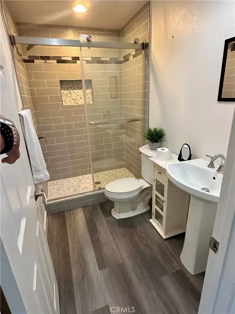 Bath - 4141 Pleasant, Irvine, CA 92604 photo 1 of 4