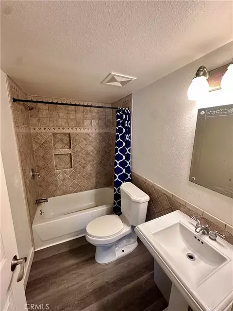 Bath - 4141 Pleasant, Irvine, CA 92604 photo 4 of 4