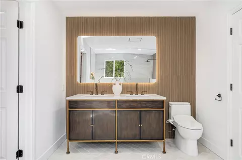 Bath - 2747 E Ocean Blvd, Long Beach, CA 90803 photo 9 of 16