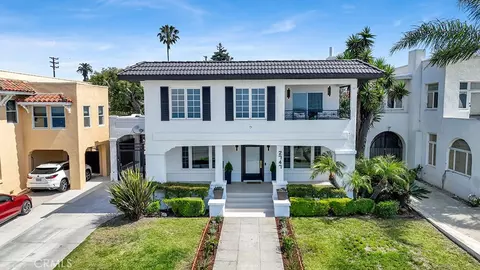 Exterior - 2747 E Ocean Blvd, Long Beach, CA 90803 photo 5 of 10