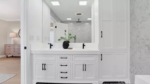 Bath - 2747 E Ocean Blvd, Long Beach, CA 90803 photo 5 of 16